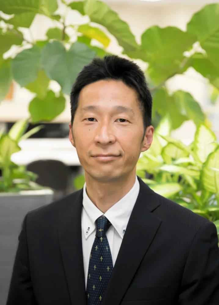 曾效力于洛